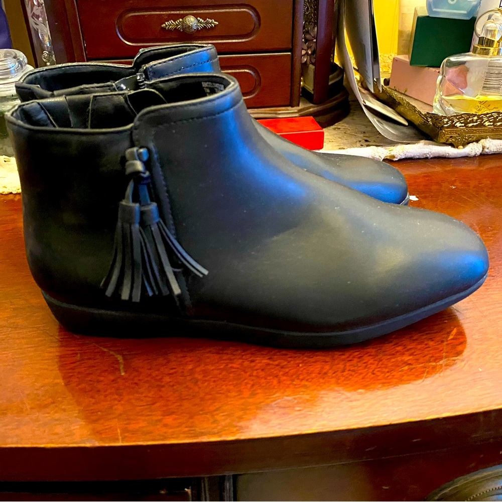Women’s short boots